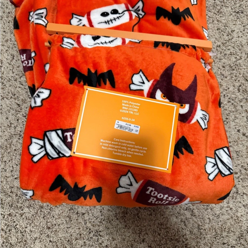 Viral 2024 Tootsie Roll Orange Bats Halloween 60x70” Fleece Blanket